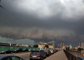 На Київ і область суне гроза