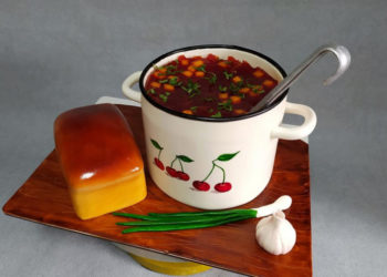 Кондитер із Дніпра створив торт у формі каструлі з борщем (фото)