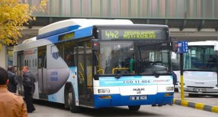 Влада Анкари дозволила жінкам виходити з автобусів там, де вони захочуть, але тільки уночі