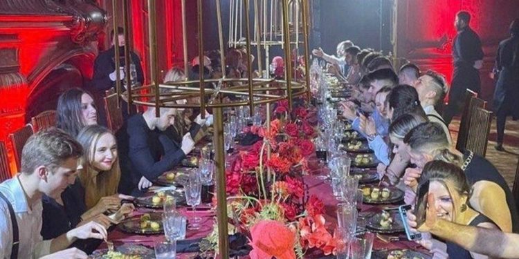 Через блогерську БДСМ-вечірку у День пам’яті жертв Голодоморів закрили львівський Будинок вчених (відео)