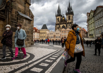 Словаччина і Чехія запроваджують локдаун для невакцинованих