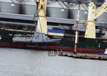 Прибулі зі США українські патрульні катери “Суми” та “Фастів” спустили на воду (фото)