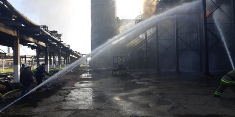 На нафтопереробному заводі на Полтавщині сталася пожежа