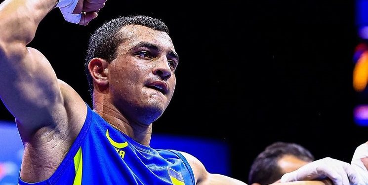Український боксер Захарєєв переміг росіянина Мусаєва і став чемпіоном світу