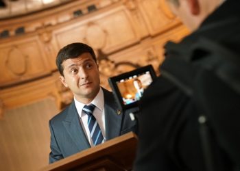 Французько-німецький телеканал почав показ серіалу із Зеленським