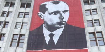 Київ застеріг Польщу щодо заборони червоно-чорної символіки