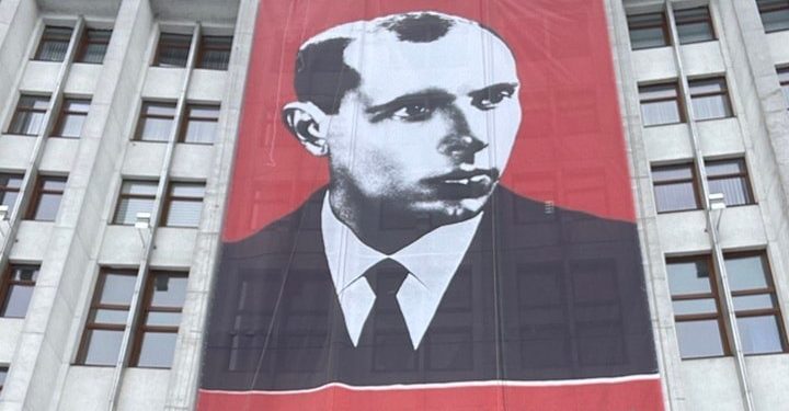 Київ застеріг Польщу щодо заборони червоно-чорної символіки