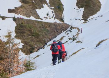 Троє закарпатців учора заблукали в горах на снігоходах, одного досі шукають (відео)