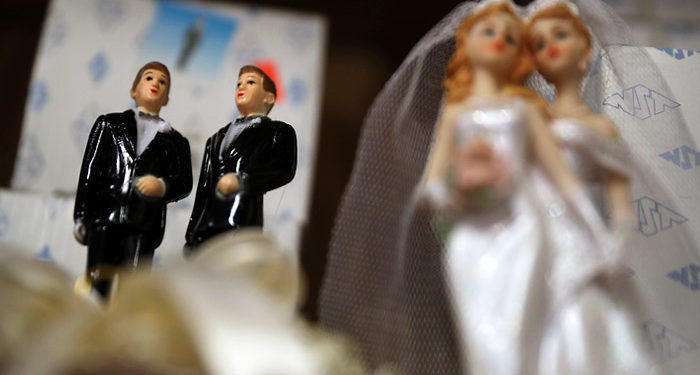 Суд зобов’язав усі країни ЄС визнавати сім’ями одностатевих батьків та їхніх дітей