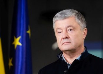Влада дуже поспішає відправити уряд у відставку