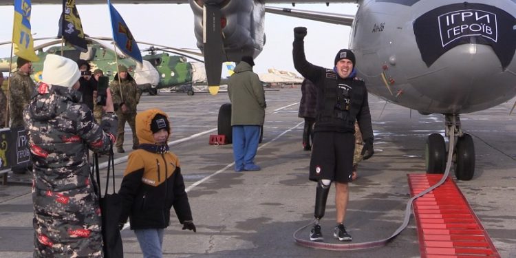 24-річний ветеран АТО встановив національний рекорд, протягнувши Ан-26