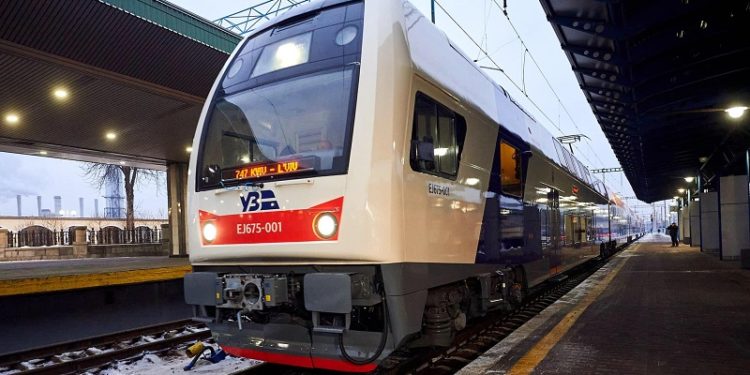 Між Києвом і Львовом запустили двоповерхову електричку