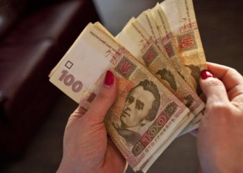 Тисячу для вакцинованих уже погодилися виплачувати 5 банків, рахунки відкриватимуть безкоштовно