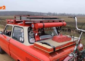 Умілець із Білорусі переобладнав “Запорожець” у дім на колесах (відео)