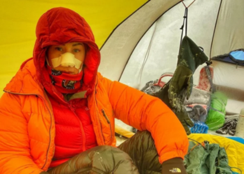 Дружина мера Дніпра отримала обмороження під час сходження на найвищу гору Антарктиди