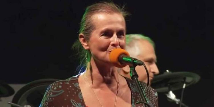 Відома чеська співачка померла після того, як навмисне заразилася ковідом