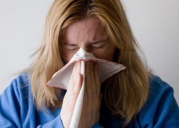 Учені назвали 8 ранніх симптомів омікрон-штаму