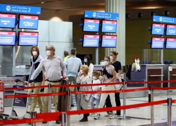 ОАЕ заборонять невакцинованим громадянам виїжджати за кордон