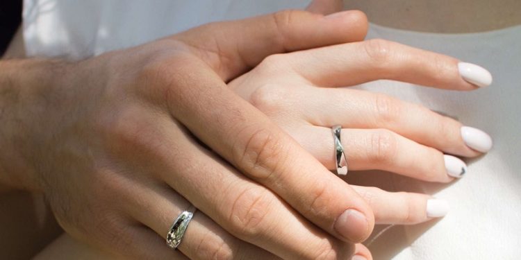 Мін’юст дав роз’яснення щодо заборони на одруження в Україні