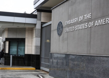 США розглядають можливість евакуації родин своїх дипломатів з України найближчим часом, – Bloomberg