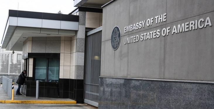 США розглядають можливість евакуації родин своїх дипломатів з України найближчим часом, – Bloomberg