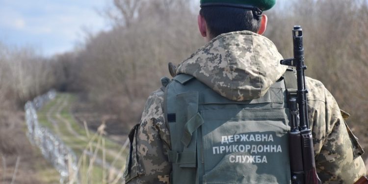 На кордоні з Румунією знайшли застреленого прикордонника, ще один – у важкому стані
