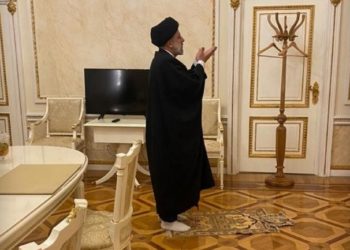 Президент Ірану здійснив намаз у Кремлі після переговорів із Путіним