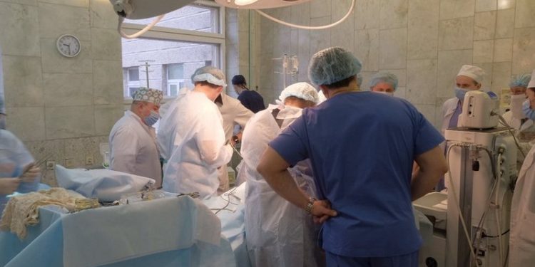 У Чернівцях провели першу трансплантацію нирки