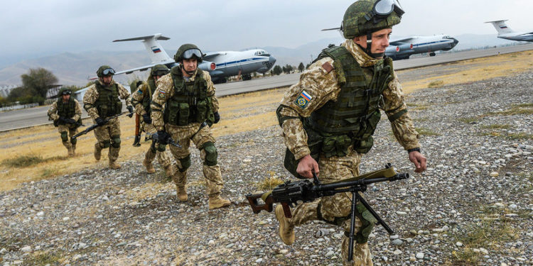 Російських десантників почали перекидати до кордону з Україною