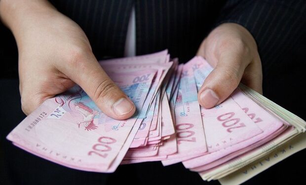 Держстат зафіксував ріст реальної зарплати в Україна на 12% за рік