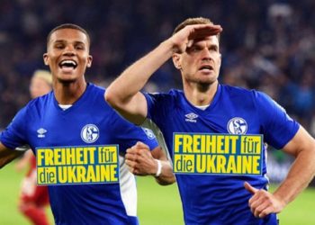 Bild замість логотипу “Газпрому” розмістив на футболках “Шальке” напис “Свободу Україні”