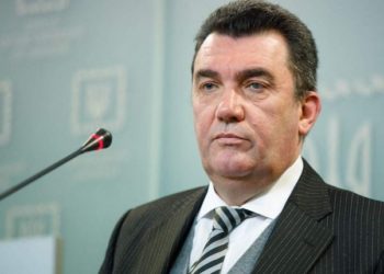 Росія може підірвати Кримський міст або влаштувати теракт на ЧАЕС, – Данілов про можливі провокації