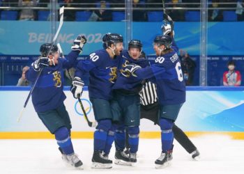 Фіни присвятили Україні перемогу над командою Росії у хокейному фіналі Олімпіади