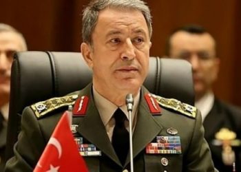 У глави Міноборони Туреччини після візиту в Україну виявили ковід