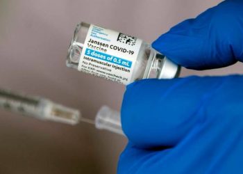 Компанія Johnson&Johnson закрила єдиний завод, який виробляв вакцину проти COVID-19