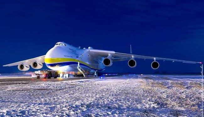 У Гостомелі приземлилася “Мрія” з військовою допомогою із Данії (відео)