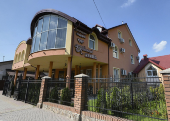 Власника ресторану піді Львовом, де отруїлося понад 20 людей, оштрафували на 17 тис. гривень