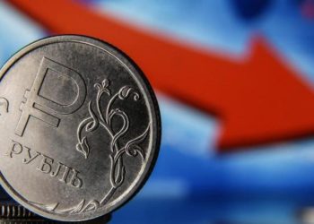 Поки Путін пояснював, чому Україна становить загрозу Росії, долар перевищив 80 руб./$1, індекс Мосбіржі впав на 17%