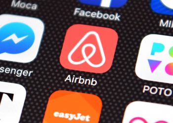 Іноземці забронювали Airbnb квартири на 15 мільйонів доларів, щоб допомогти українцям