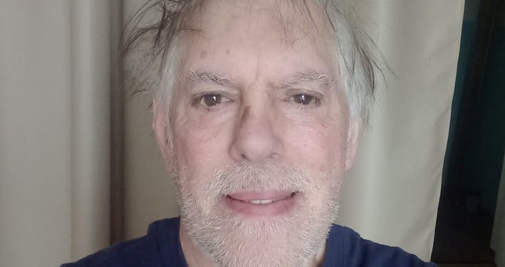 У Чернігові в черзі по хліб загинув американець Джиммі Хілл, який залишився в місті з хворою дружиною