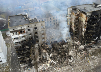 Під завалами у Бородянці можуть перебувати близько 100 людей, – ДСНС