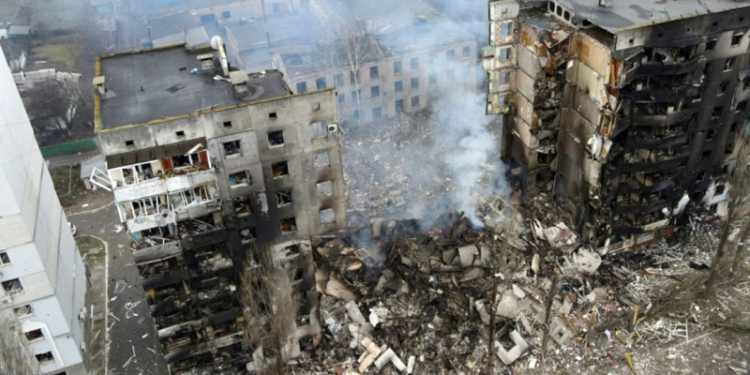 Під завалами у Бородянці можуть перебувати близько 100 людей, – ДСНС