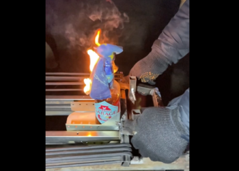 У Луцьку розробили катапульту для коктейлю Молотова під назвою ДжаВолина