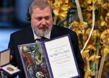 Головний редактор російської “Нової газети” готовий продати нобелівську медаль миру, щоб допомогти біженцям з України