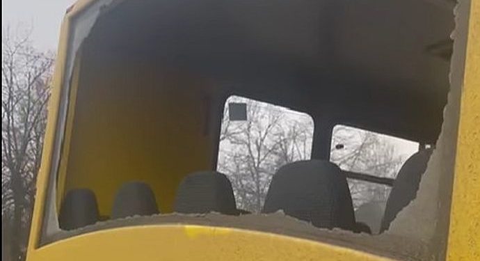Окупанти обстріляли автобус із біженцями з Макарова (відео)