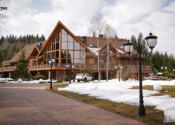 У мережі з’явилися кадри з палацу Медведчука на Закарпатті (фото, відео)