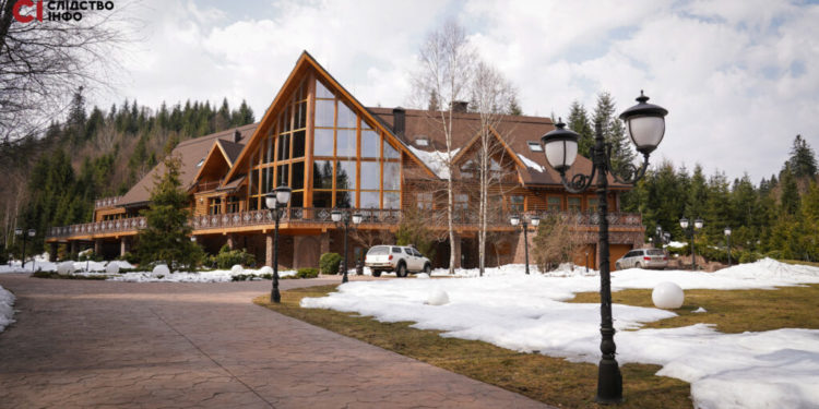 У мережі з’явилися кадри з палацу Медведчука на Закарпатті (фото, відео)