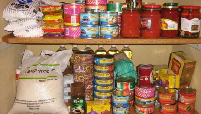 Чим запастись в дорогу чи укриття? Список продуктів з довготривалим терміном зберігання