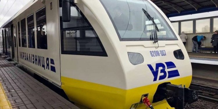 “Укрзалізниця” запустила рейси у Києві – з лівого береза на правий