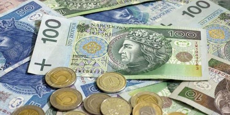 Українцям у Польщі даватимуть гроші на ліки: як отримати допомогу